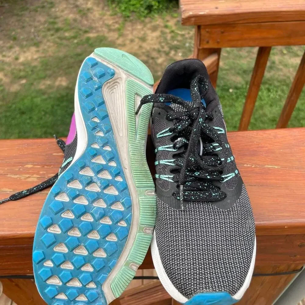 Nike Run Swift Women's 6 Black and Purple Running Sneakers
